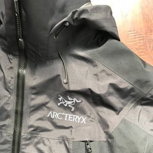 Arc’teryx Men’s Gore-tex Jacket SM